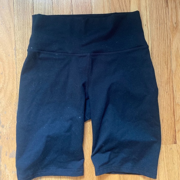 Women's Black Power Hold Biker Shorts - Picture 2 of 4